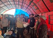 Yudianto Mahardika Ketua F-PRB Sultra Bagikan 500 Paket Bantuan dan 20 Tenda Pengungsi Untuk Korban Banjir Konut