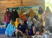 UM Kendari Dampingi Ibu Nelayan Torokeku Olah Limbah Rajungan Jadi Produk Ekonomi